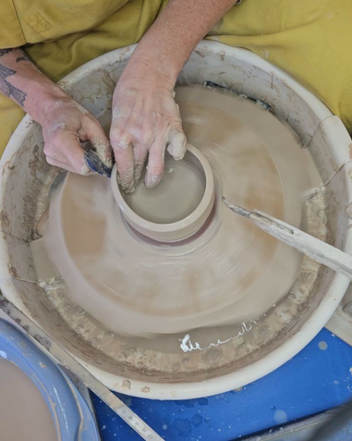 Tournage de petits ramequins 
#tournage #tour #jgceramic #gres #ramequin #Saussines